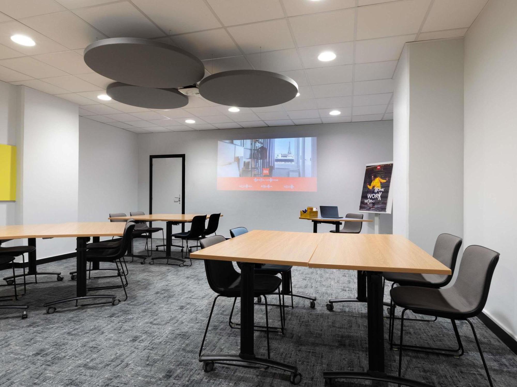 Ibis Tour Eiffel Cambronne 15eme Hotel